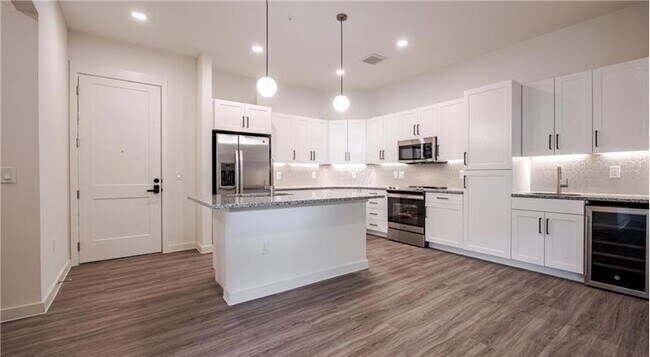 Building Photo - 5902 Westminster Dr