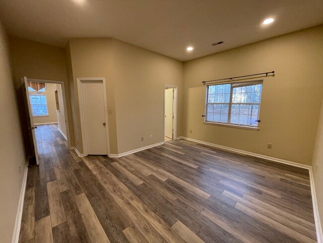 Building Photo - 8601 Findon Pl