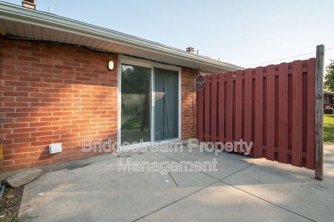 Building Photo - 5346 Hilgeford Dr
