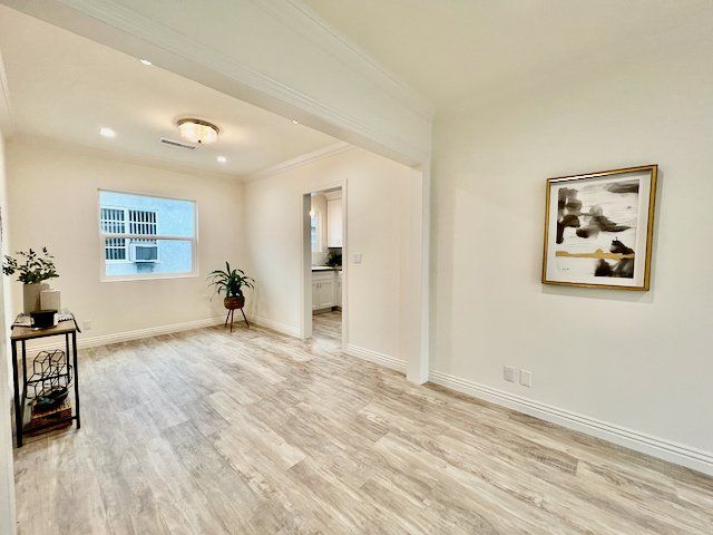 Building Photo - 124 N Pass Ave