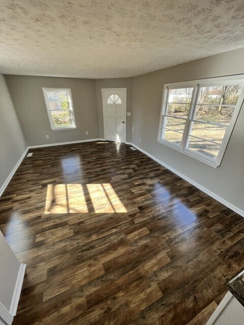Building Photo - 1701 Catherine Dr