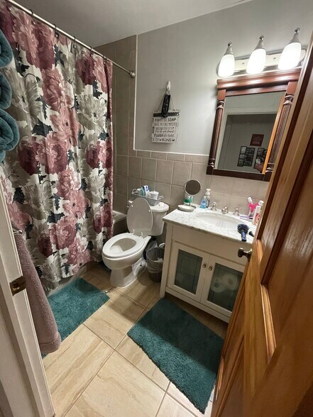 Building Photo - 412 Sommerville Plz