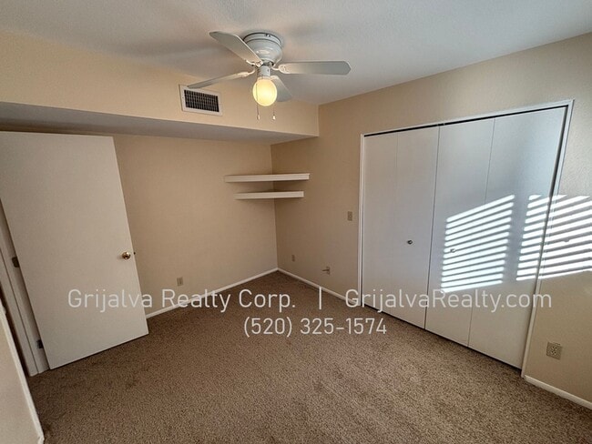 Building Photo - Cute 2 Bedroom, 2 Bath Townhome  *MOVE-IN SPECIAL* (Speedway/Wilmot)