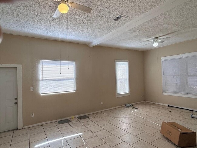 Building Photo - 2919 Sanchez St