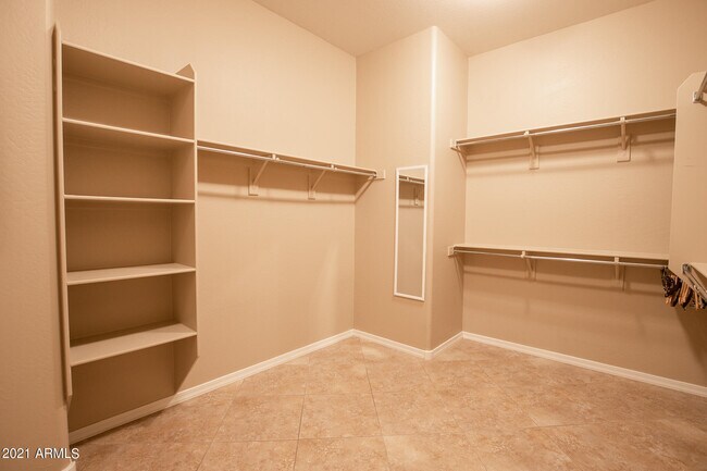 Building Photo - 5528 W Alyssa Ln