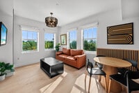 Building Photo - 1036 Ocean Dr