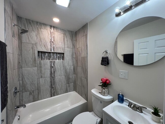 Building Photo - 237 Krouser Dr
