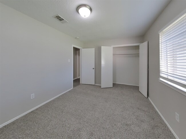 Building Photo - 23110 Newgate Dr