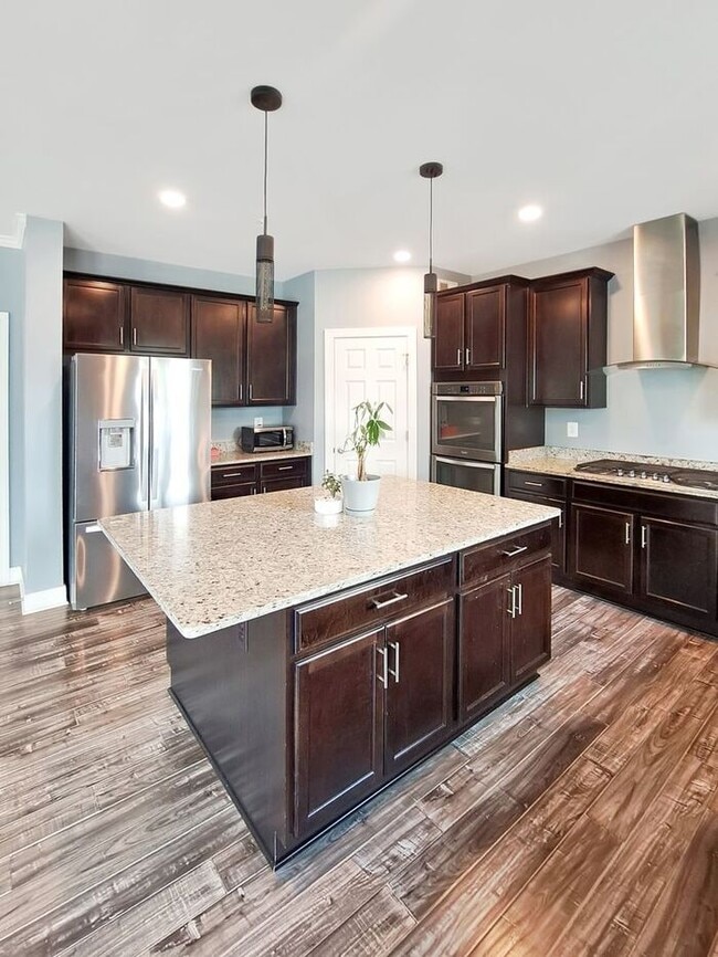Building Photo - Amazing 3 Level Corner Lot Home in Waldorf...