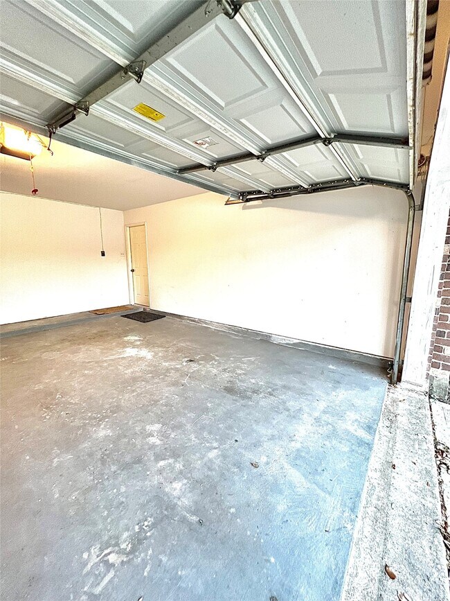Building Photo - 21106 Rushing Creek Ln