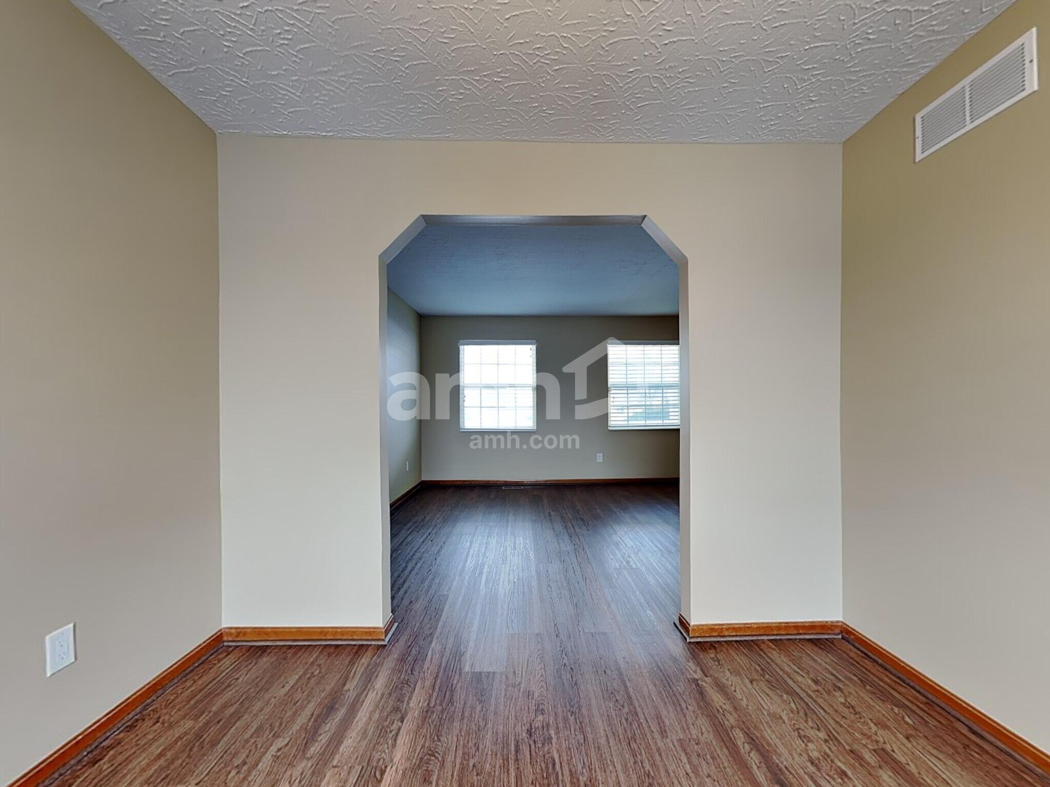 Building Photo - 6040 Glennshire Ct