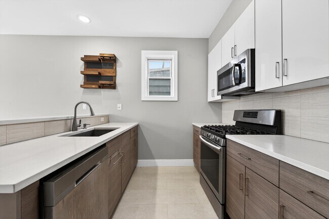 Building Photo - 1432 46th St