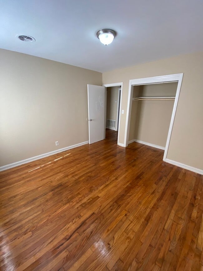 Building Photo - 5 Bedroom / 2 Bathroom Home for Rent in Columbus, GA 31906