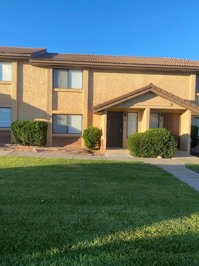 Primary Photo - Townhome near Dixie State University