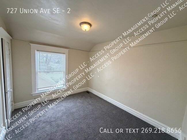 Building Photo - 727 Union Ave SE