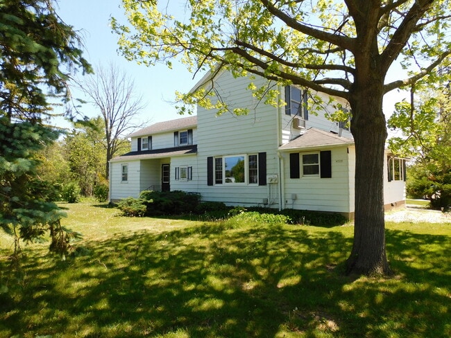 Building Photo - 4501 W 5 Mile Rd
