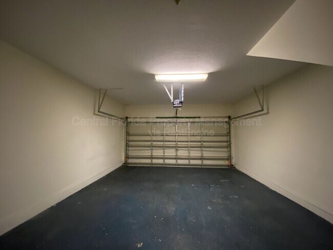 Building Photo - 6460 S Goldenrod Rd