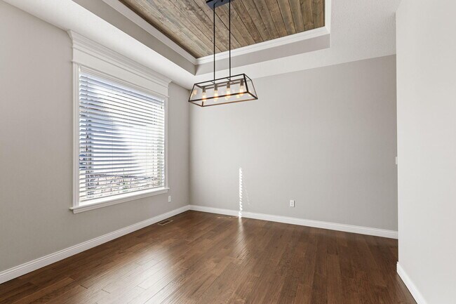 Building Photo - 1605 Labrador Dr