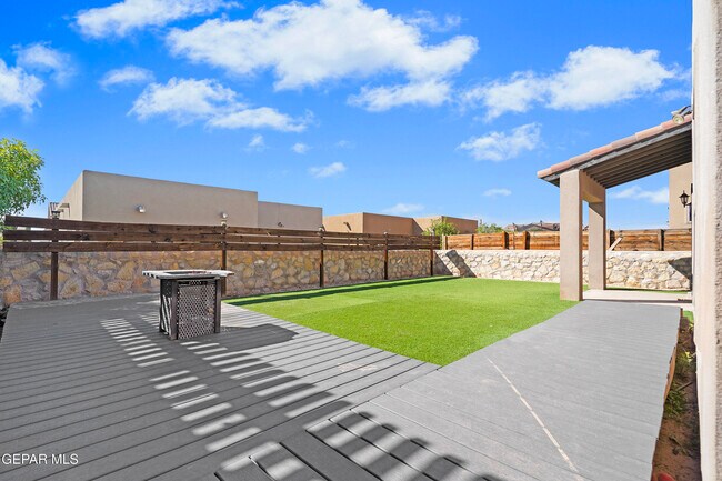 Building Photo - 13538 Lawkland St