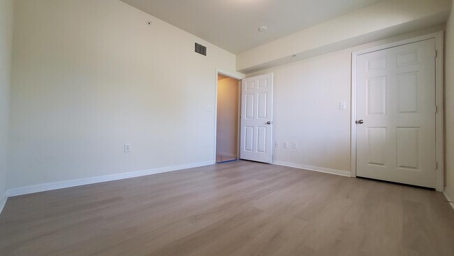 Building Photo - 6510 Emerald Dunes Dr