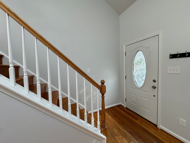 Building Photo - THREE BEDROOM  w Finished Basement- PARKLA...