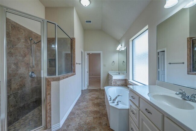 Building Photo - 14333 S Summerchase Cir