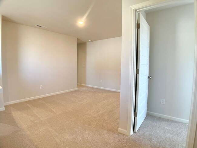 Building Photo - 821 Moray Ln