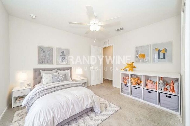 Building Photo - APPLY NOW 3BED 2.5BATH