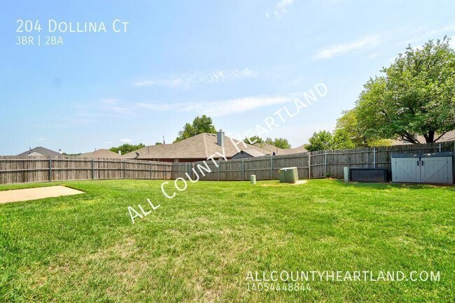 Building Photo - 204 Dollina Ct