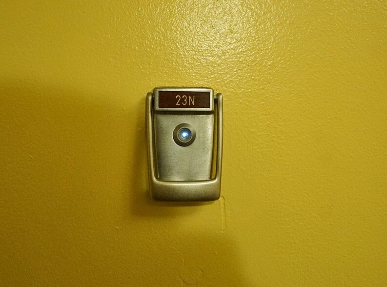 Building Photo - 6301 N Sheridan Rd