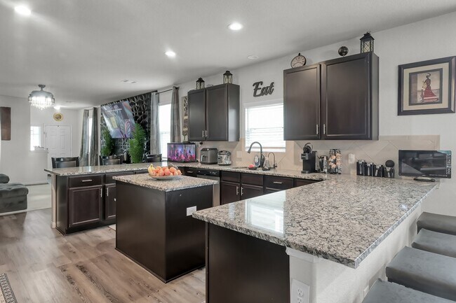 Building Photo - 3555 Cannon Dr