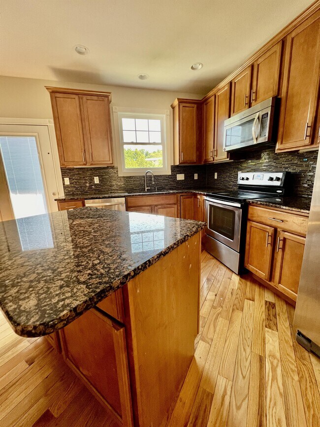 Building Photo - 40 Brownstone Dr