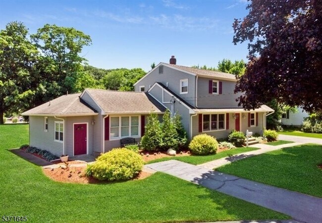 Primary Photo - 326 Ramapo Valley Rd