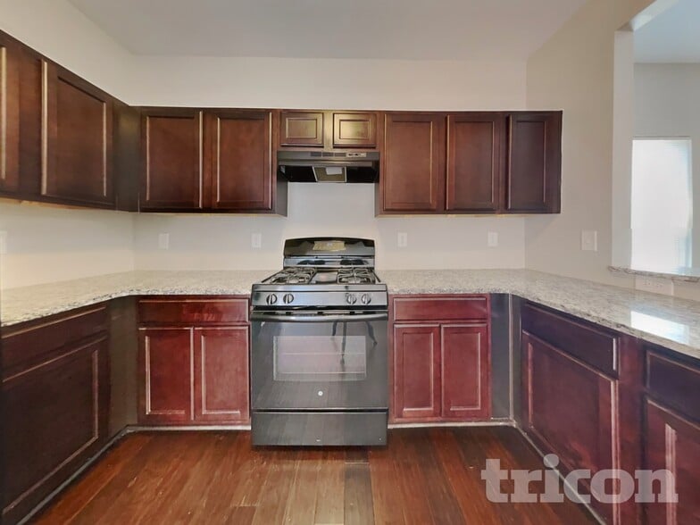 Building Photo - 4014 Sitka Dr