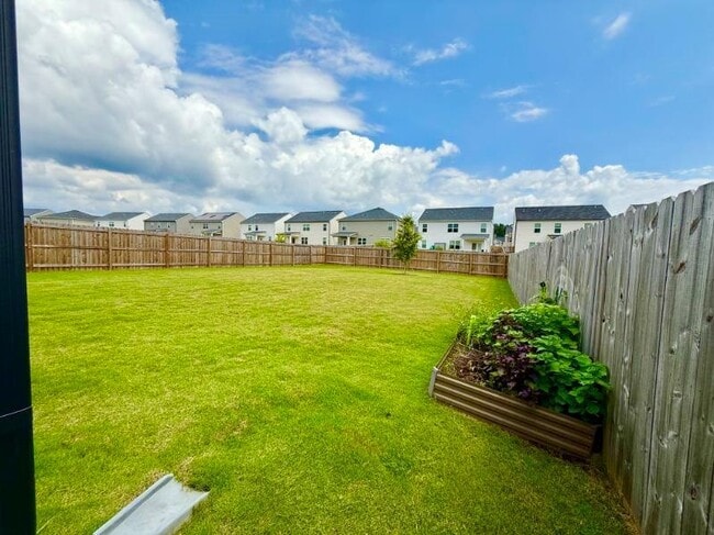 Building Photo - 2015 Waycross Ln