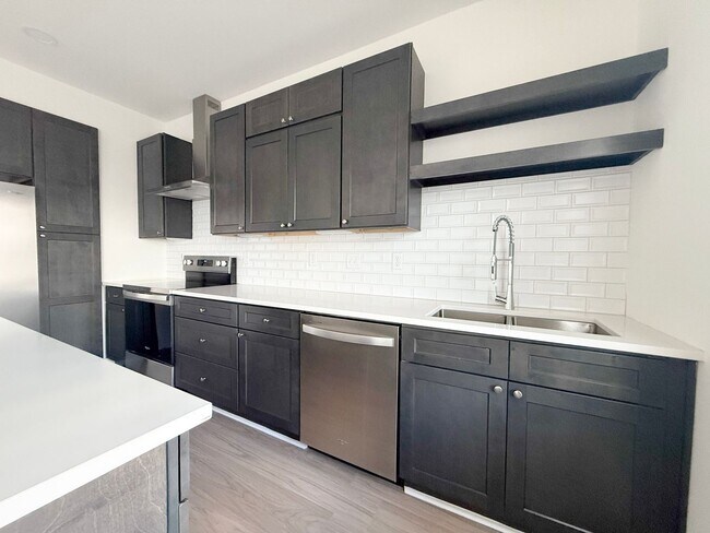 Building Photo - Modern 3-Bedroom Home with Flex Room, Pool, and Pickleball Court