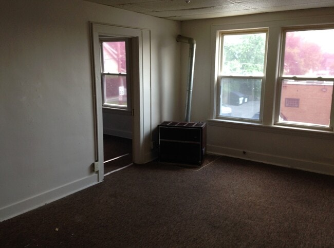 Building Photo - 1751 S Main St