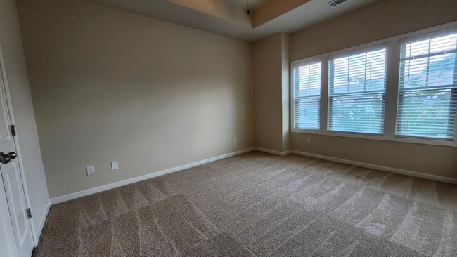 Building Photo - Modern Corner-Lot Townhome in Berkeley Vil...
