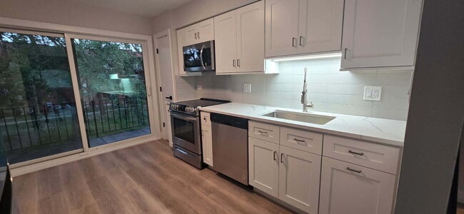 Building Photo - 1851 S Morris Hill Dr