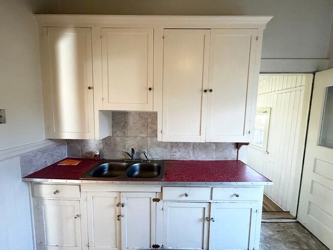 Building Photo - SE Portland 2 Bedroom Home!