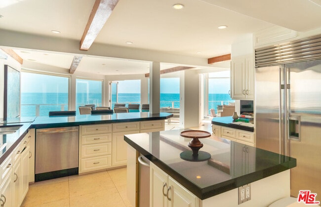 Building Photo - 27112 Malibu Cove Colony Dr