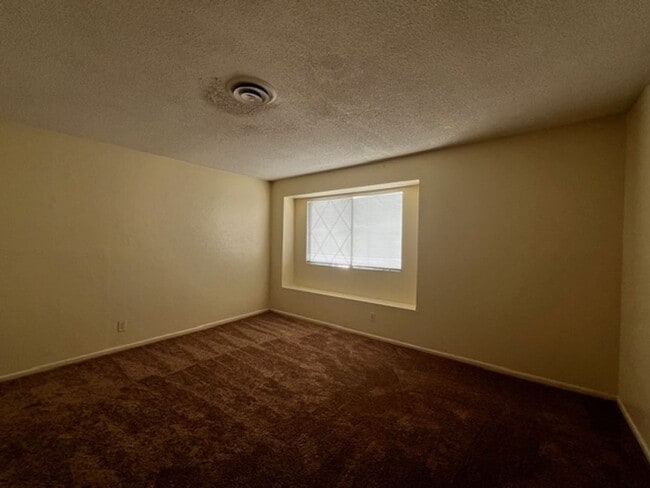 Building Photo - Charming Single-Story Home located in the Heart of Las Vegas