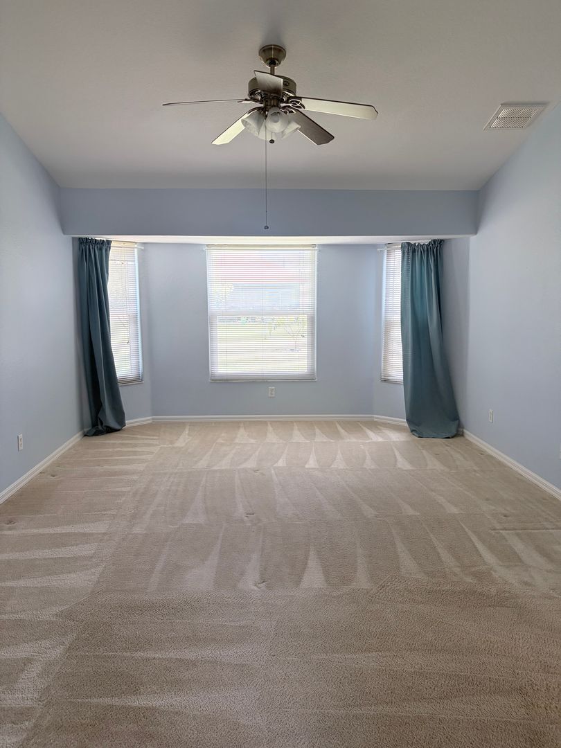 Building Photo - SW Area - Move in Ready, off Chiquita Blvd