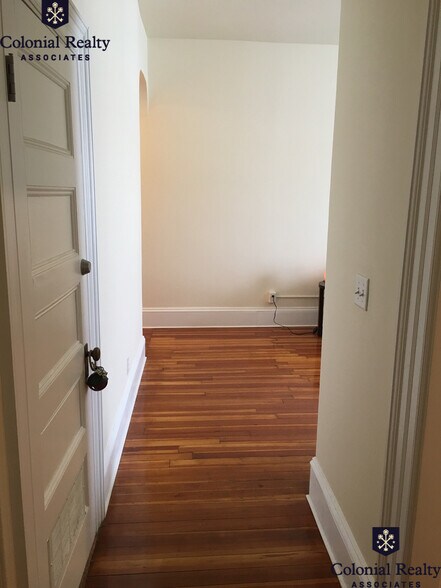Building Photo - 1461 Beacon St