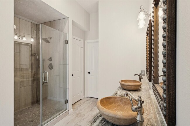 Building Photo - 501 Pine Bluff Dr