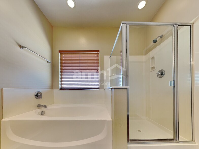 Building Photo - 12979 N Sabal Palm Way