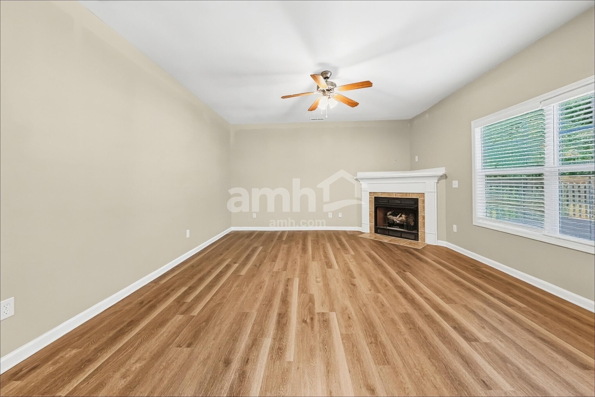 Building Photo - 218 Spinel Ln
