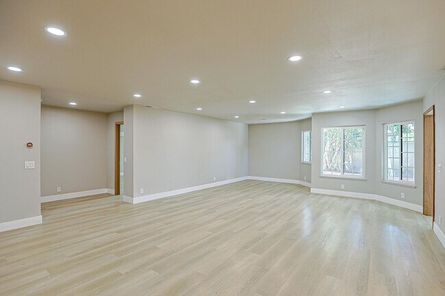 Building Photo - 9909 Merced River Ave