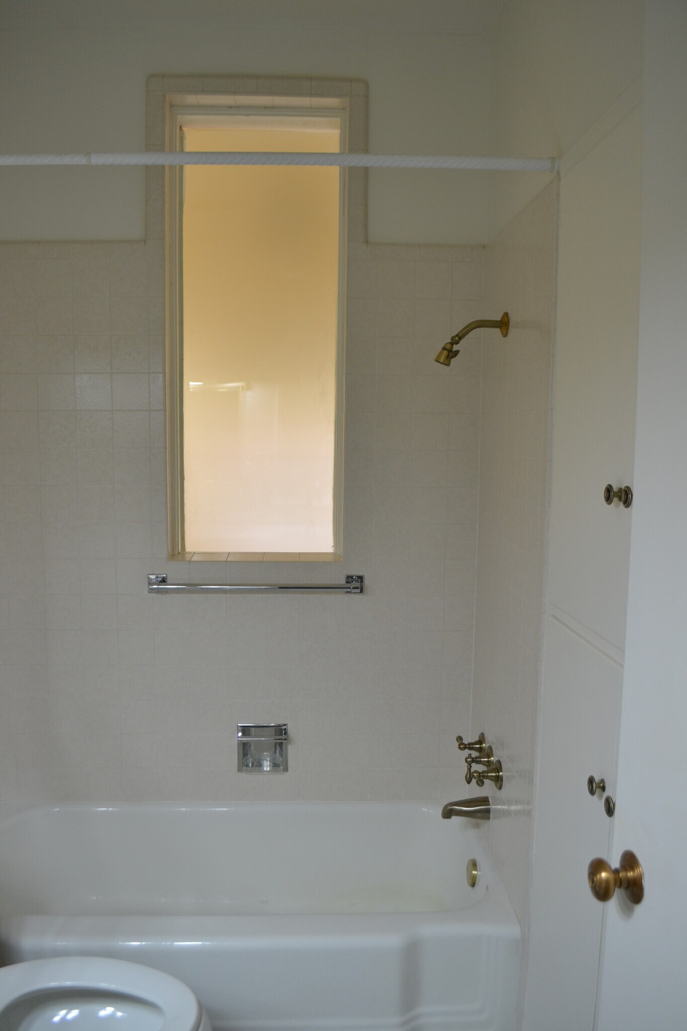 Bathroom #1 - 1164 S Windsor St