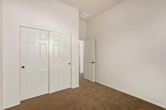 Building Photo - 6850 E Pearl St